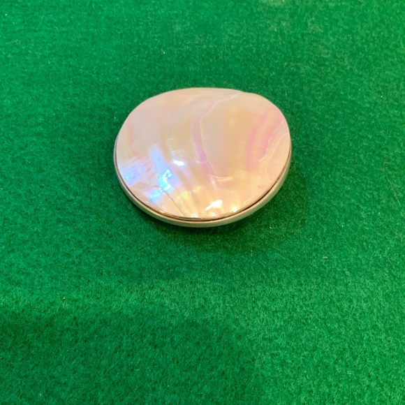 Vintage Mother Of Pearl Round Bolo / Brooch ~ Scarf Accessory - Picture 8 of 10